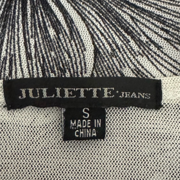 A-95 Juliette Black & White Floral &‎ Dot Sequin Detail 3/4 Sleeve Blouse Size S - Picture 10 of 15